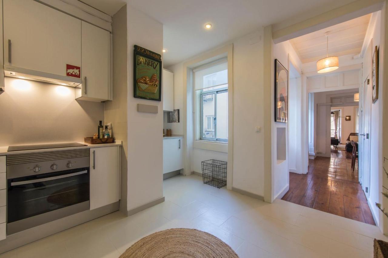 Lovelystay - Chiado 2 Bedroom Charm! Лиссабон Экстерьер фото